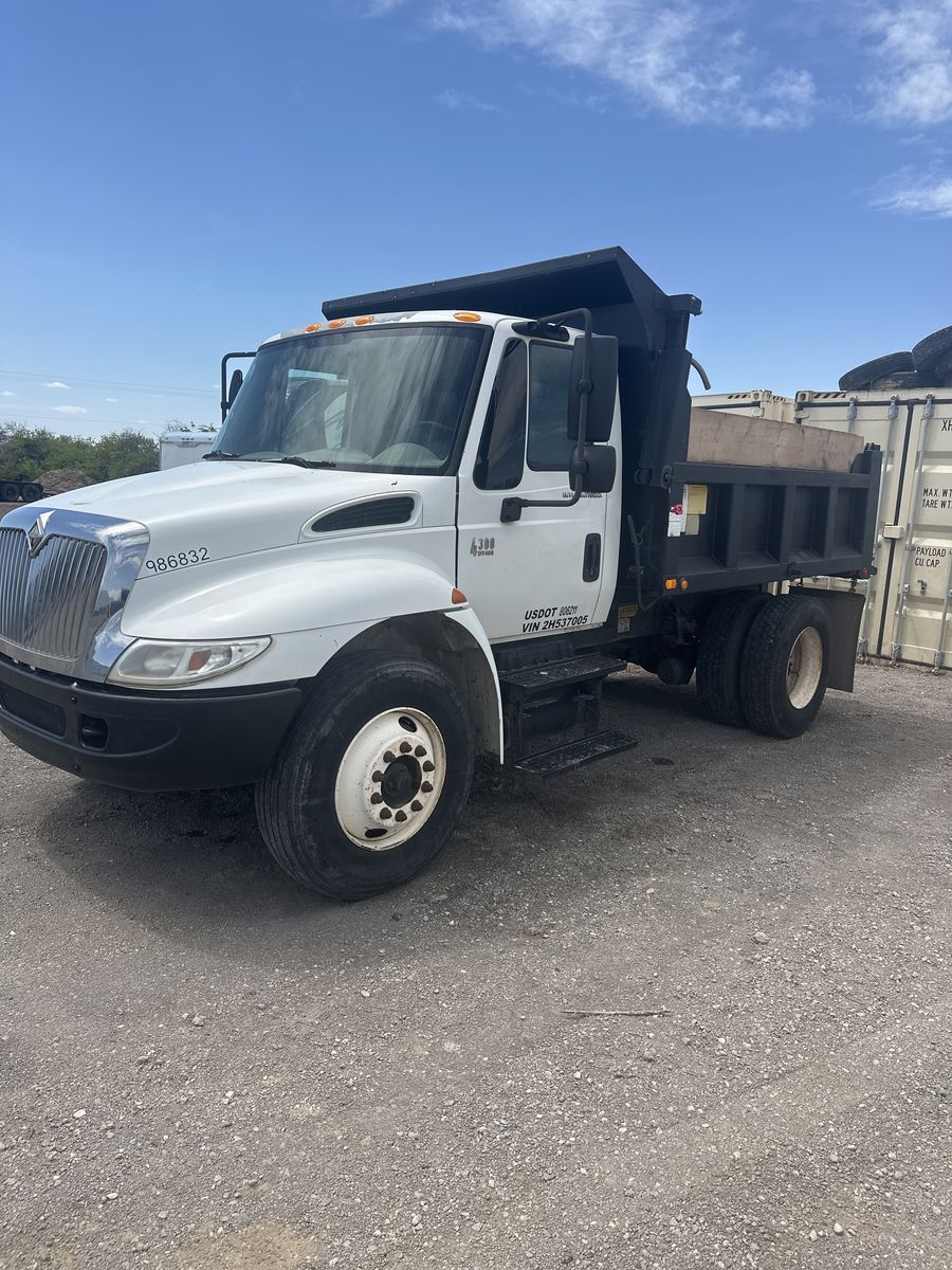 2001 international dump truck