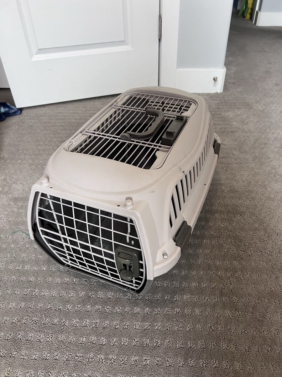 Cat /very small dog carrier