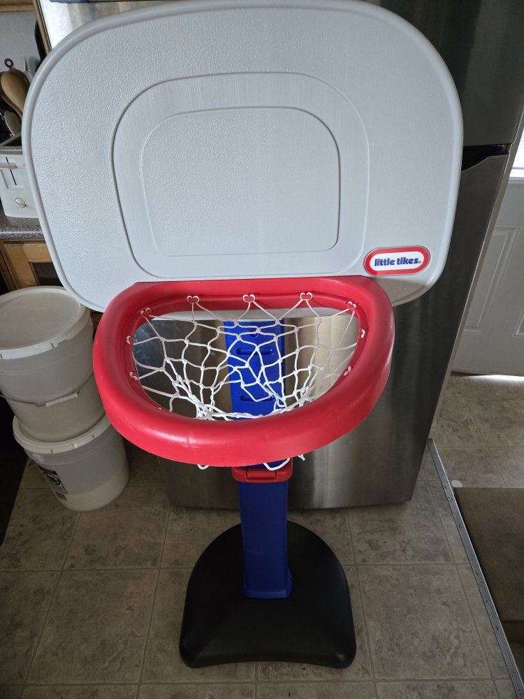Little Tikes Adjustable Easy Score Kids Basketball Hoop Stand