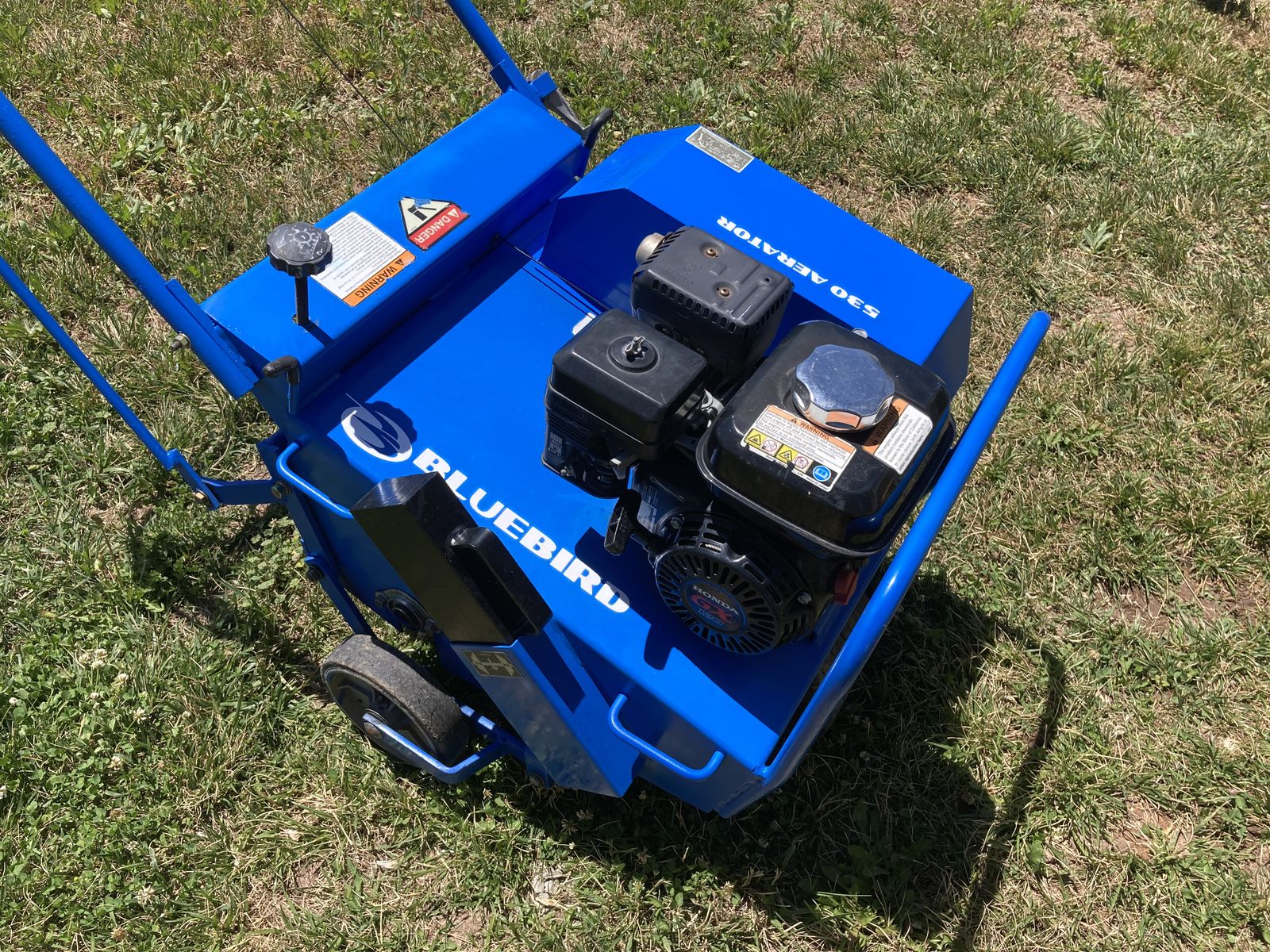 Like New Bluebird 530 Aerator with Easy Steer