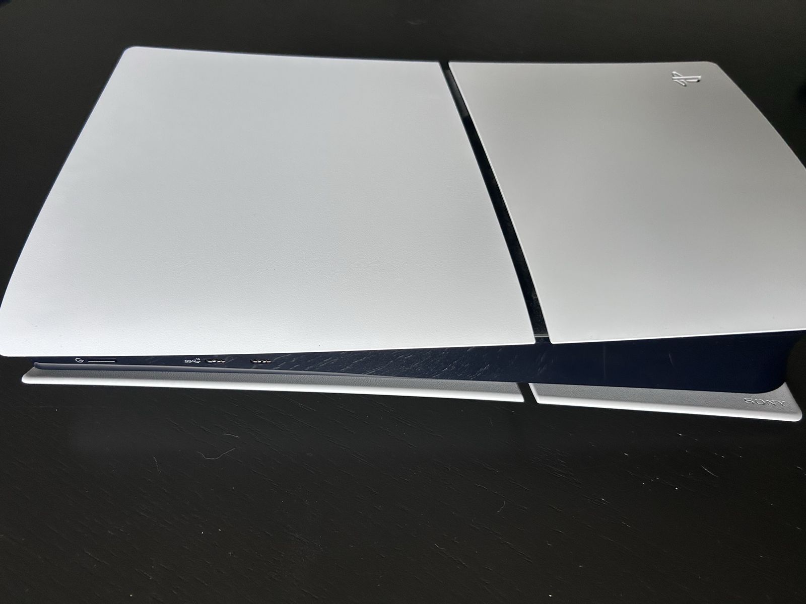 Main image 3