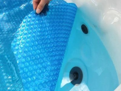 Thermo-Float 7' x 7' Hot Tub Blanket