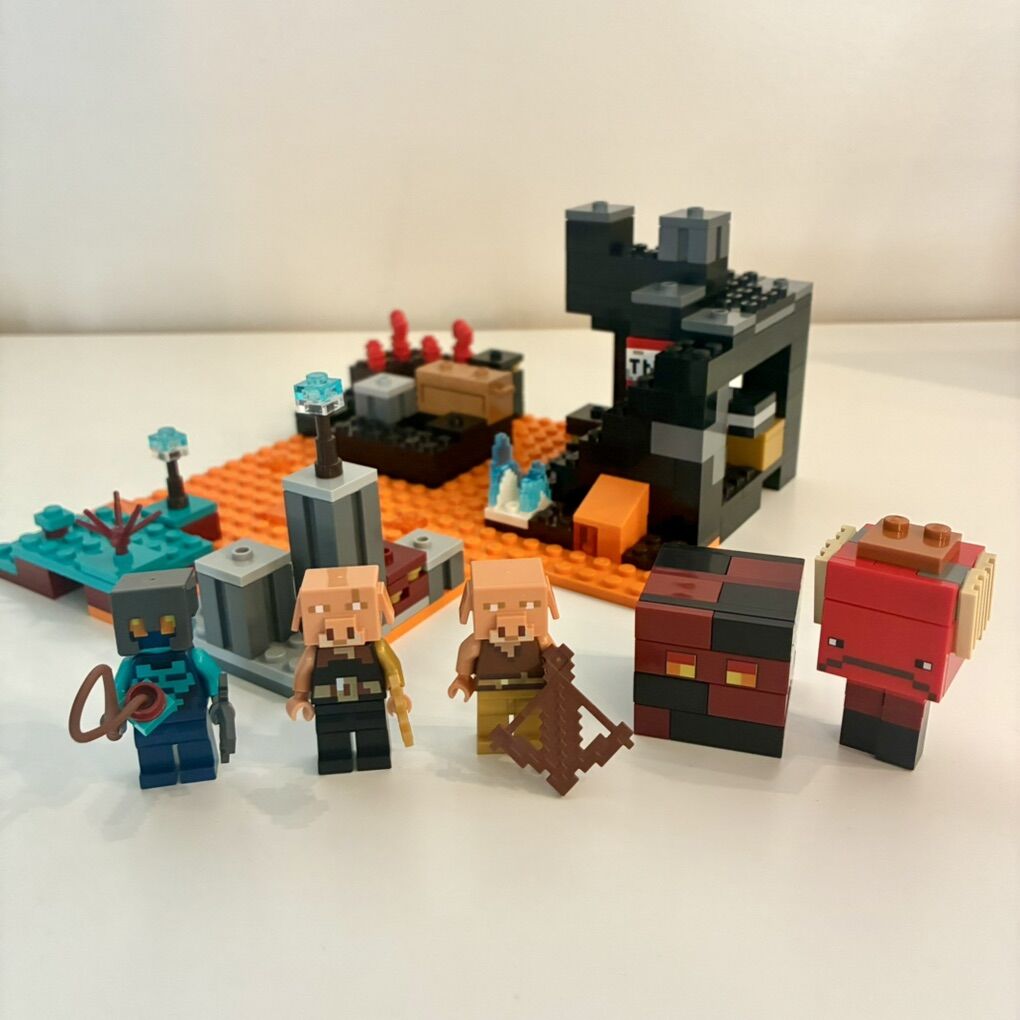 Lego Minecraft Set
