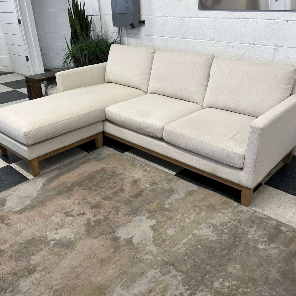 LIKE NEW!! COSTCO, HENREDON MURPHY SOFA W/ REVERSIBLE CHAISE, CREAM!!