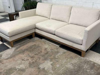 LIKE NEW!! COSTCO, HENREDON MURPHY SOFA W/ REVERSIBLE CHAISE, CREAM!!