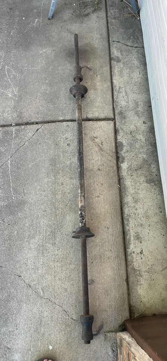 Weight lifting bar