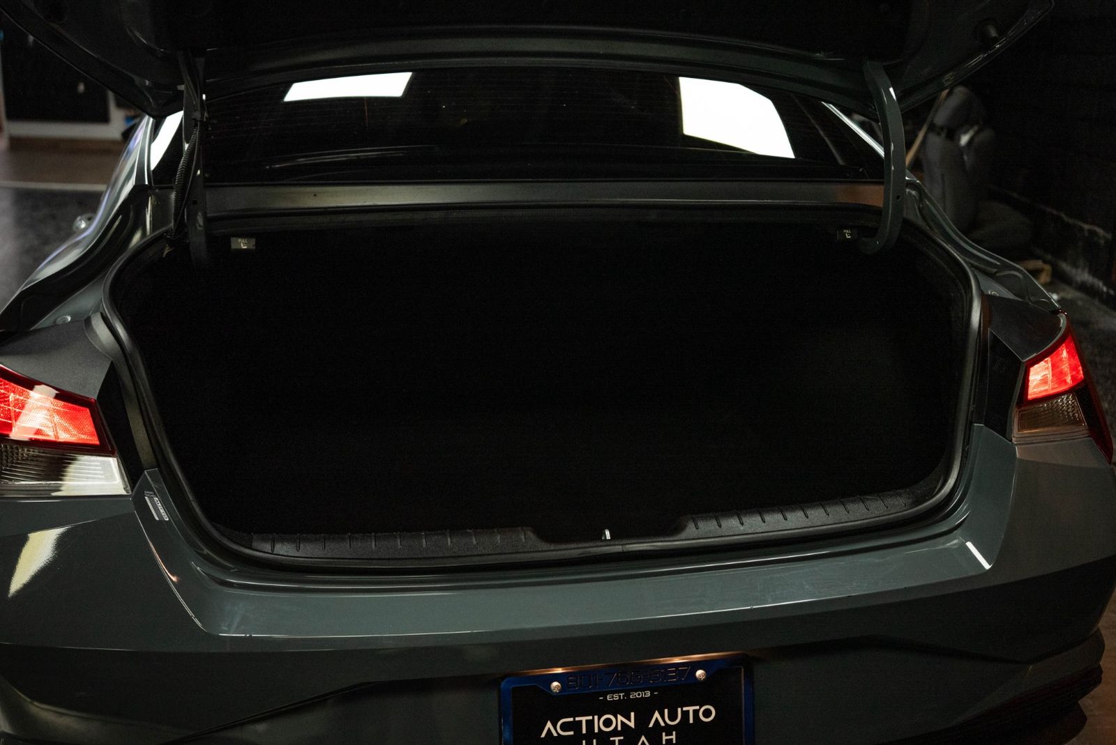 Main image 7