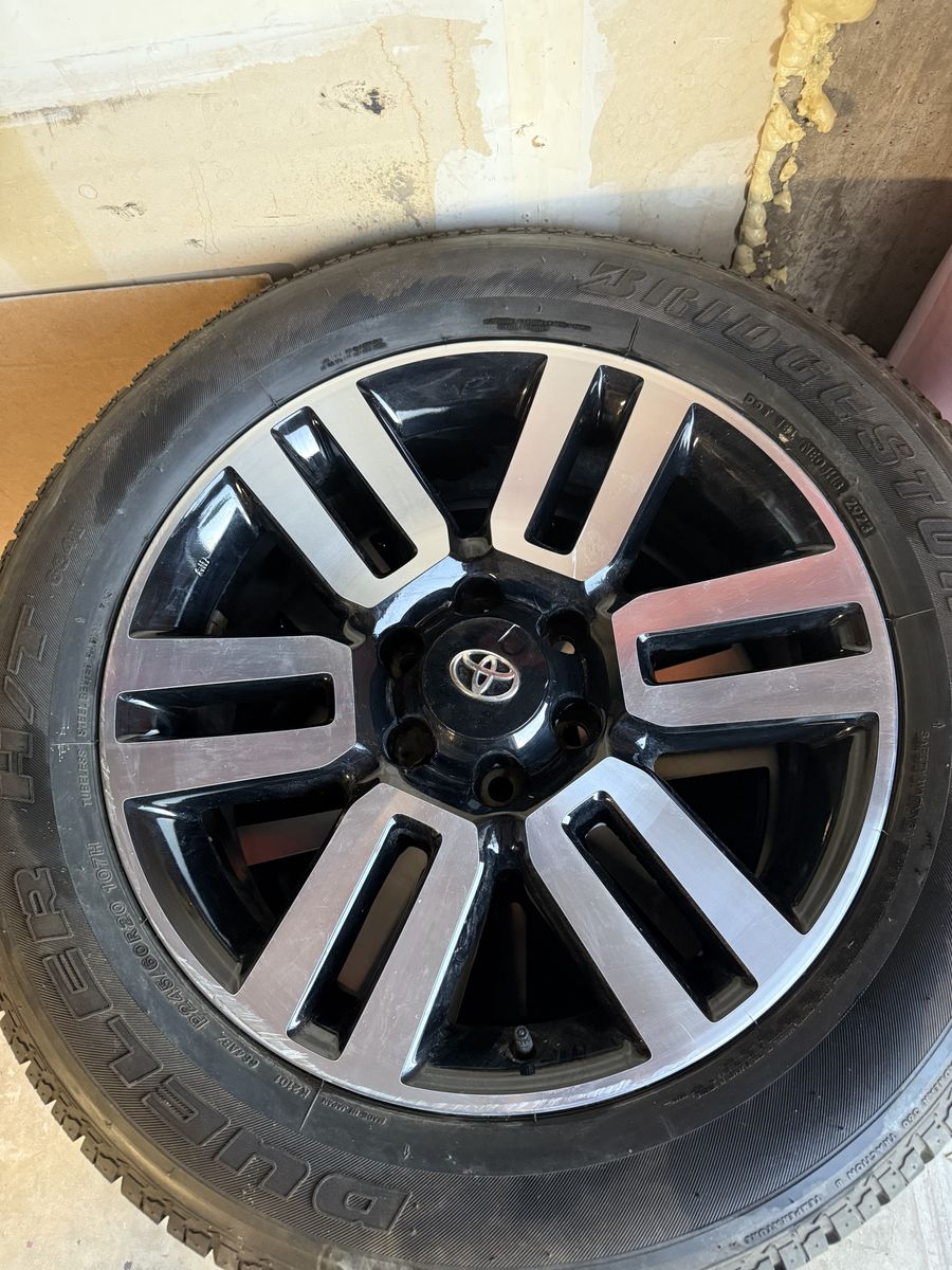 Like new 4runner 4 runner wheels 245 60 20