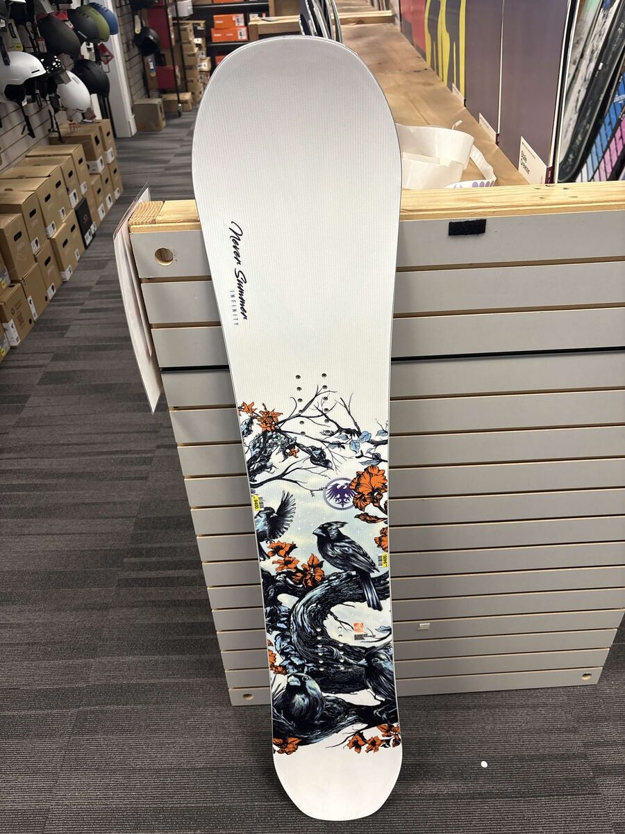 Never Summer Infinity 148cm Snowboard - Used (2026)