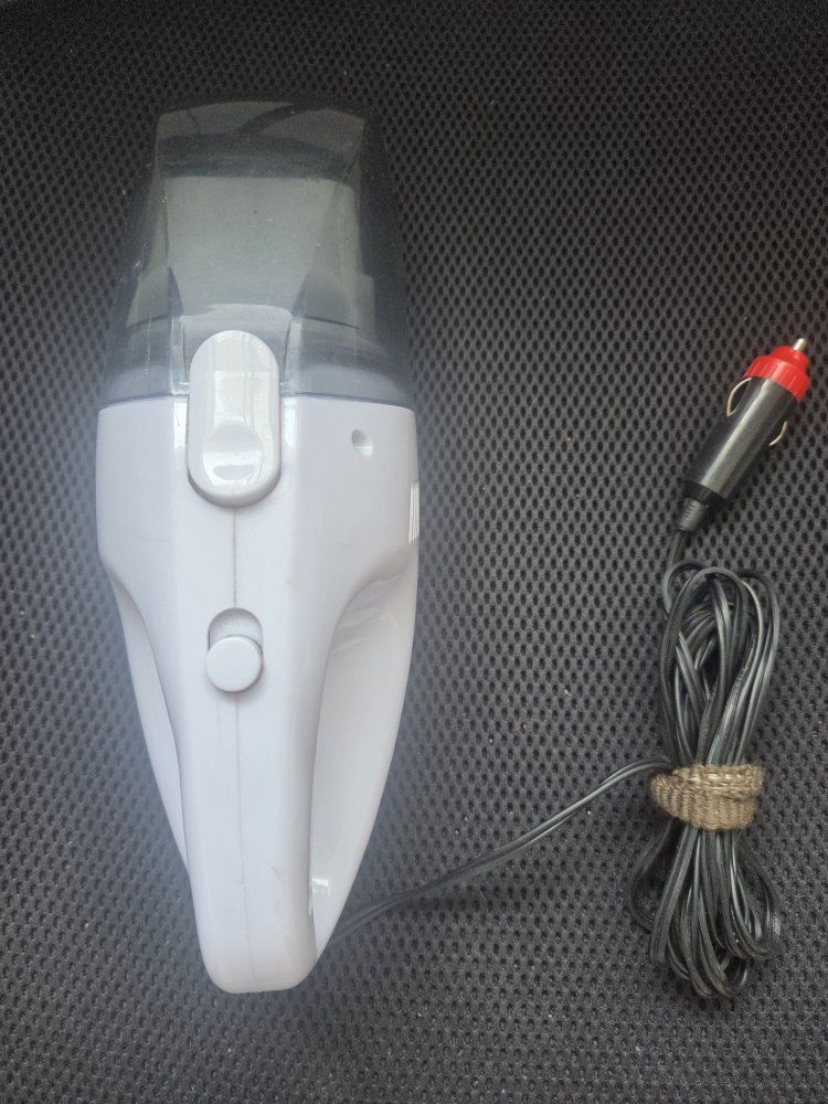 Handheld 12V Car Vacuum Cleaner - White & Black