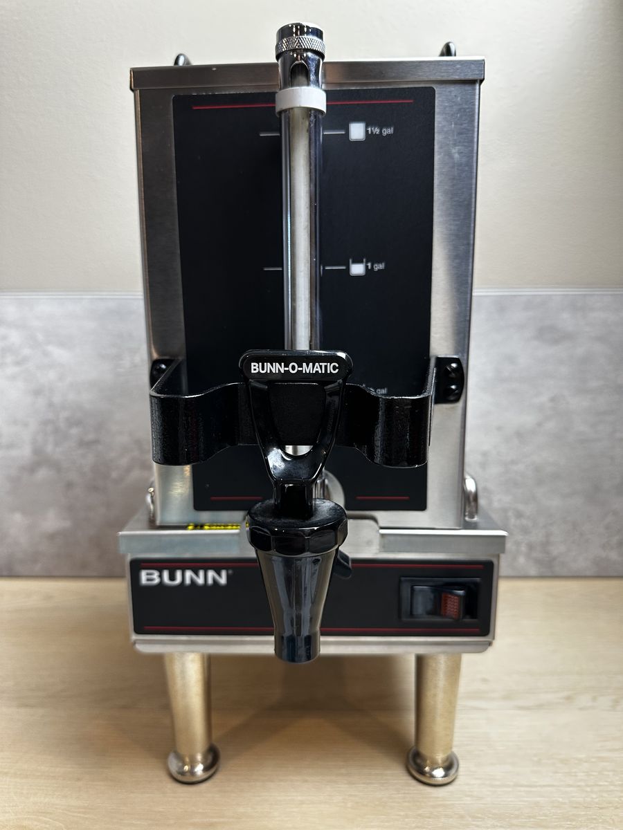Bunn 1.5GPR-FF Commercial Coffee Server and RWS1 Warmer Base 1.5 gal