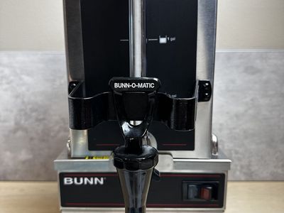 Bunn 1.5GPR-FF Commercial Coffee Server and RWS1 Warmer Base 1.5 gal
