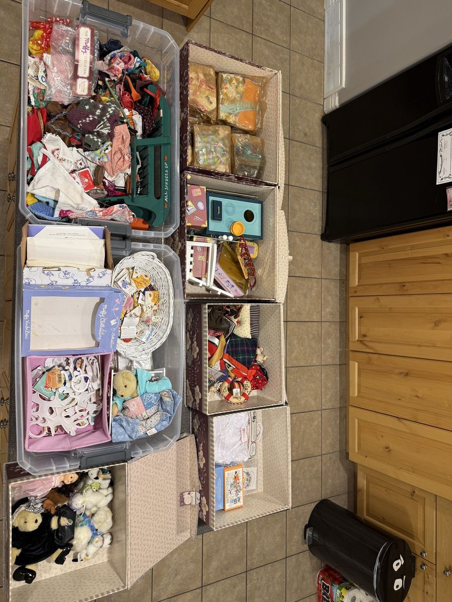 Large Muffy VanderBear Collection Bears Clothing Furniture & Accessories Lot - shipping available