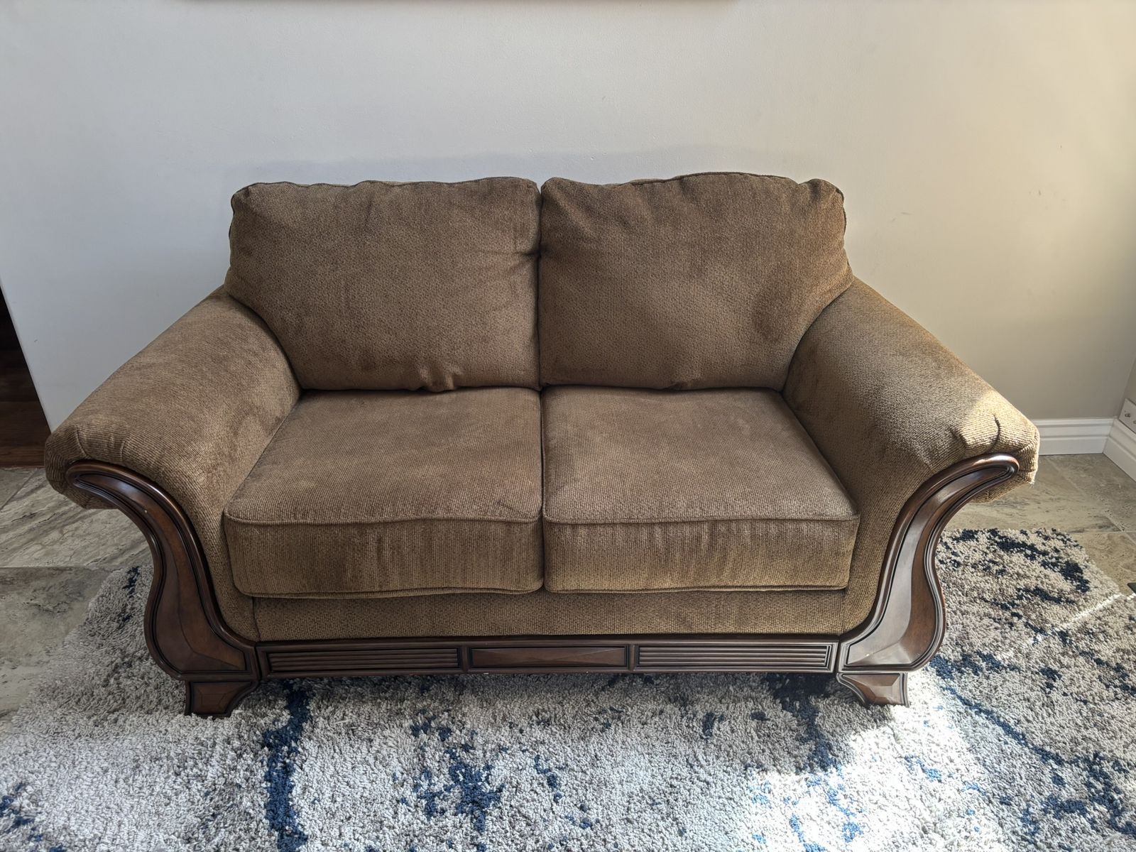 Montgomery Loveseat