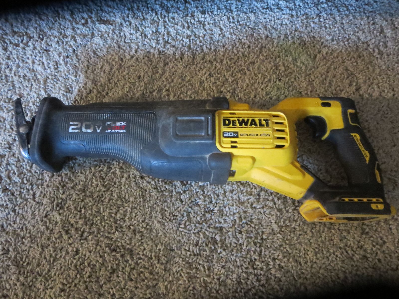 DEWALT DCS369 20V FLEX ADVANTAGE Brushless Compact Reciprocating Saw (Tool Only)