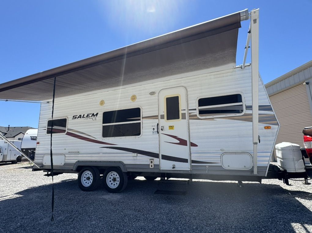 2009 Salem 4 Season Ultralite + extras