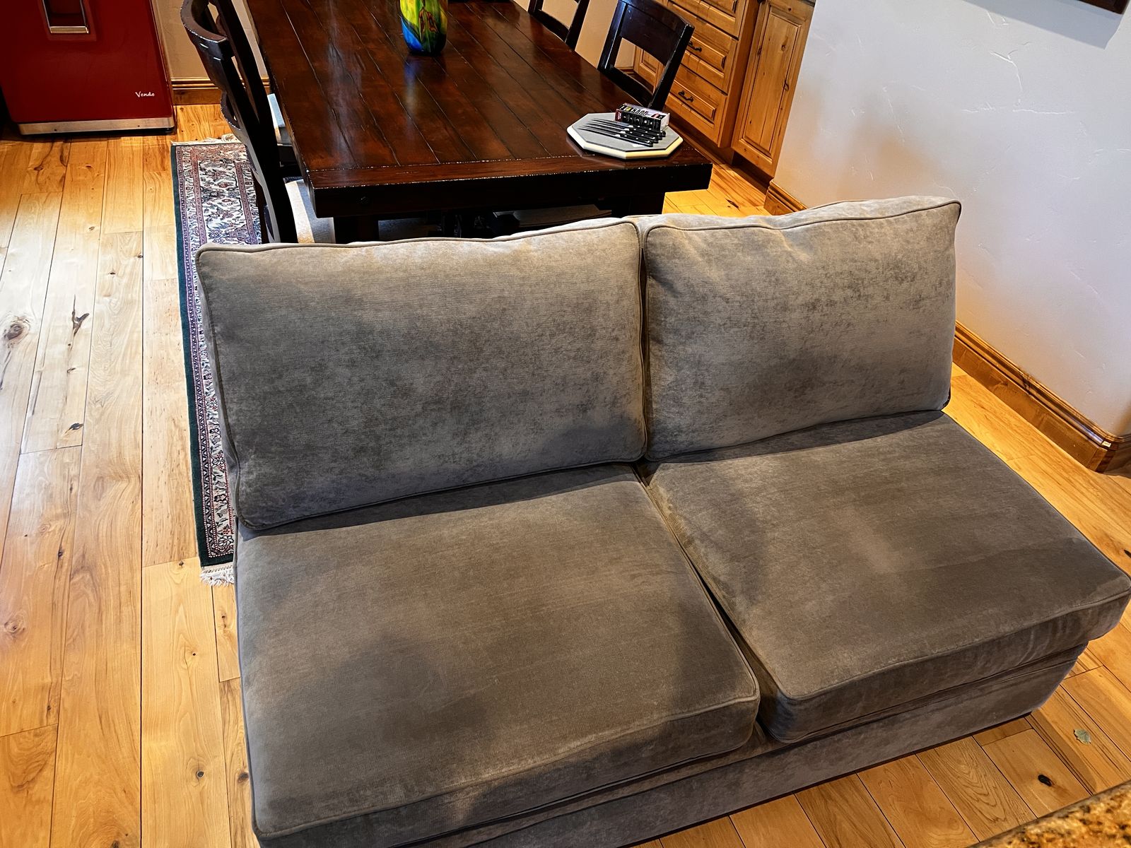 ! FREE !  2 PIECES OF SECTIONAL SOFA *