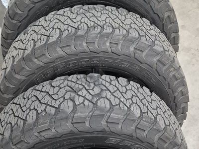 BFGoodrich All-Terrain T/A KO2 LT275/65R20 Tires on GMC Black Rims with working sensors- Set of 4
