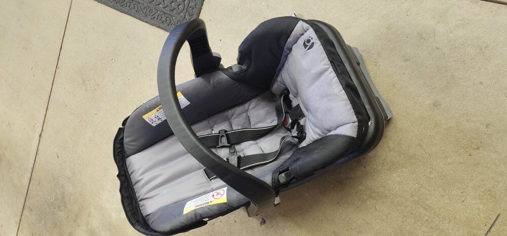 Baby Trend car seat with base