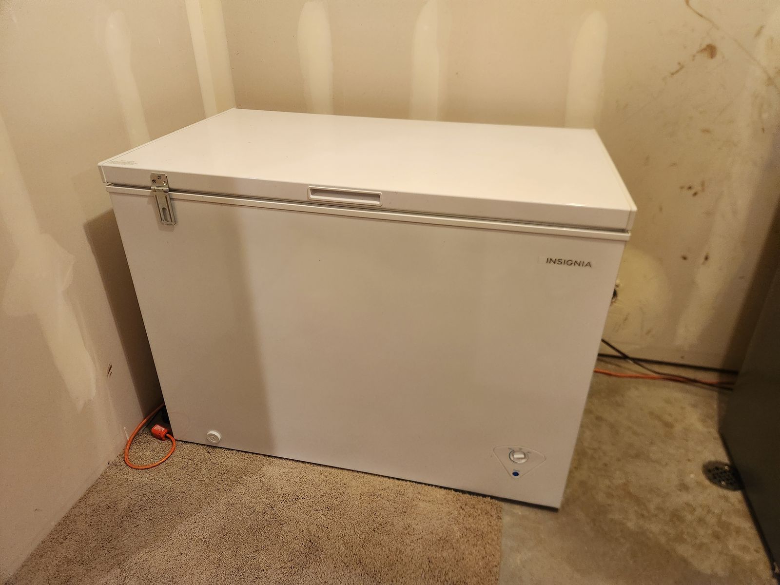 Main image 6
