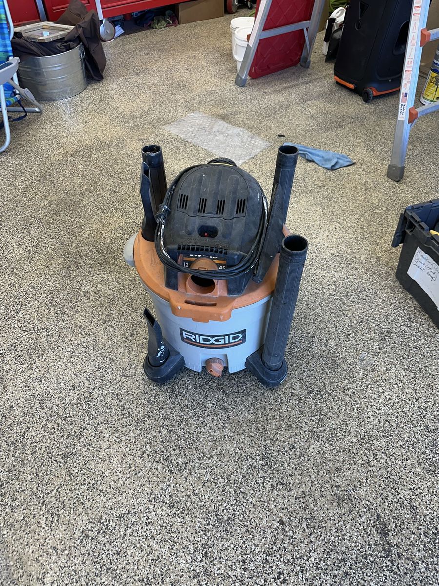 RIDGID 12 Gallon 45 Litre 5.0 Peak HP Wet/Dry Shop Vacuum