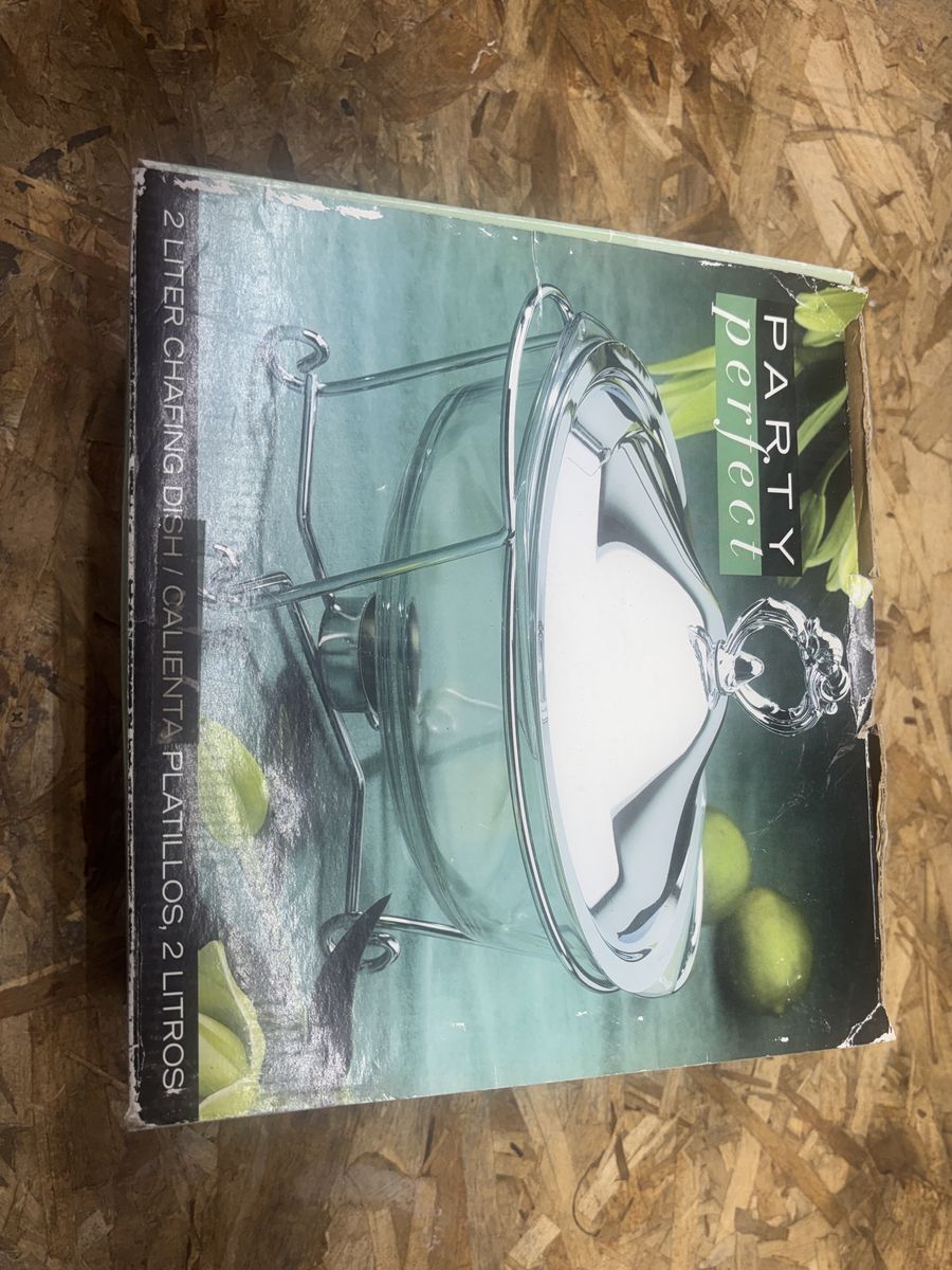  NEW Perfect Party Decorative 2-Liter Chafing Dish — $5