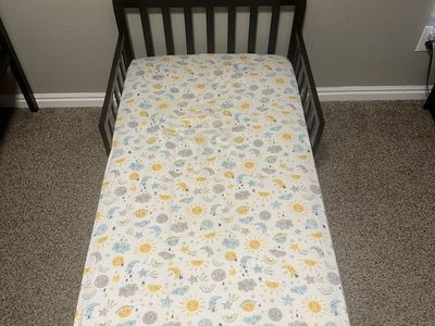 Toddler bed + mattress