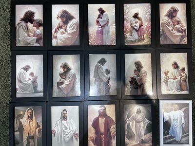 Savior Pictures & KeyChains/bookmarks