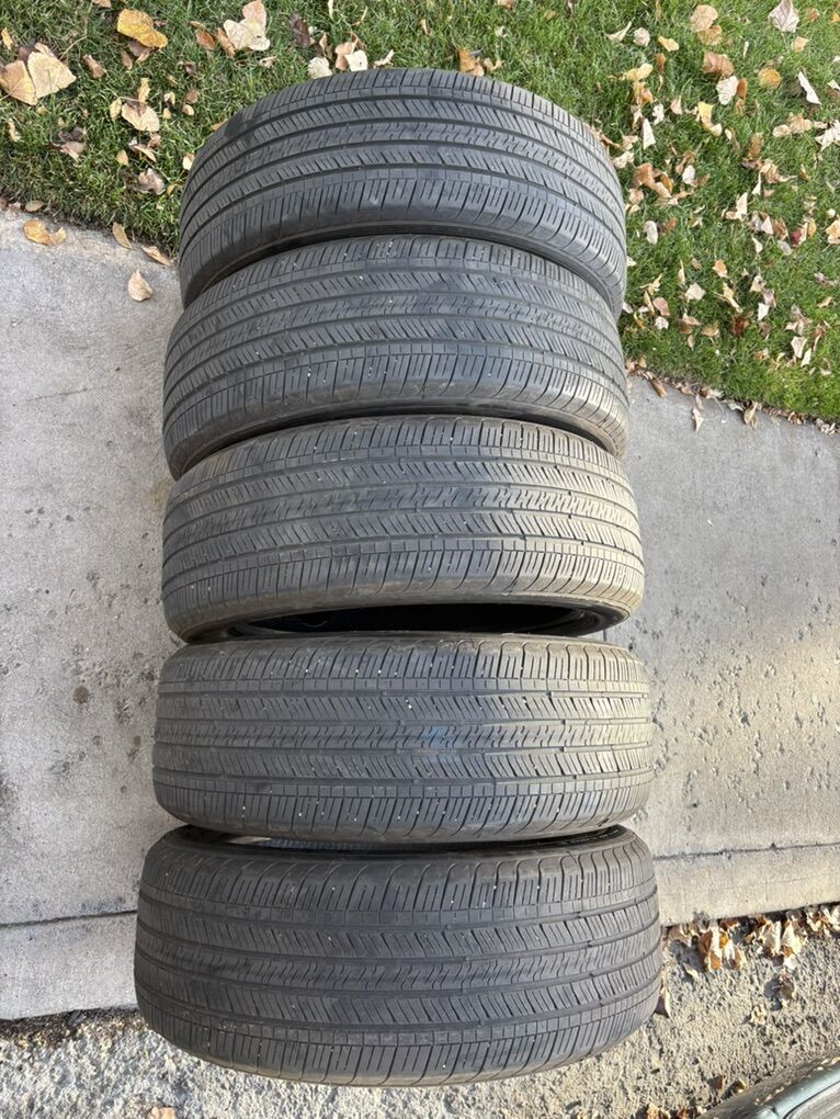 Set 5 tires 235/50R21 Goodyear