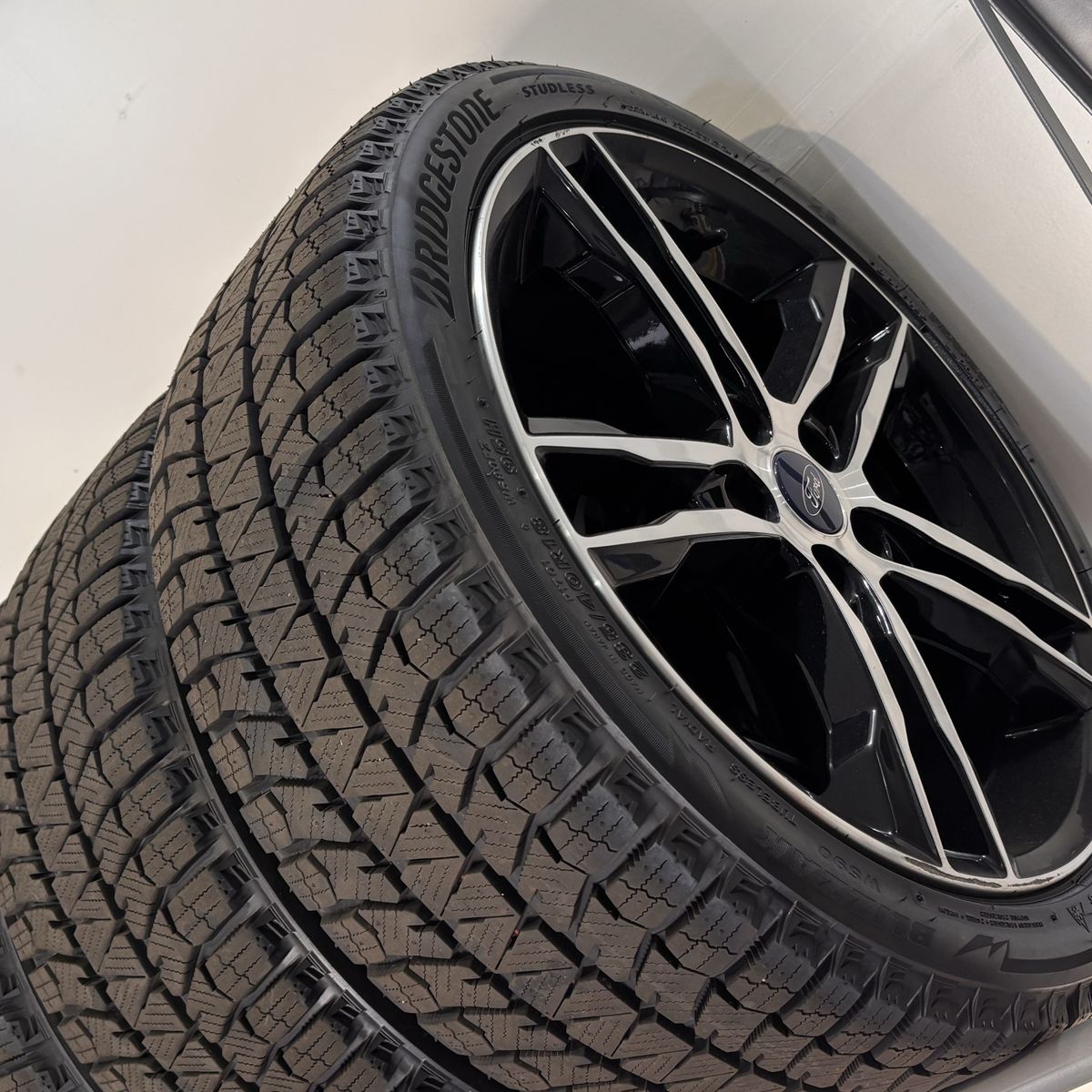 Ford Focus ST 18" Wheels + Bridgestone Blizzaks