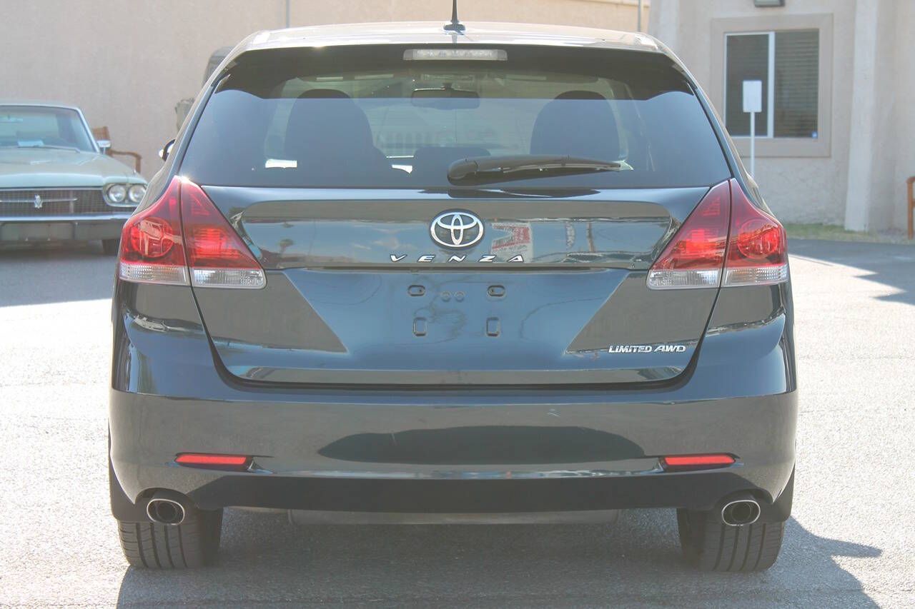 Main image 6