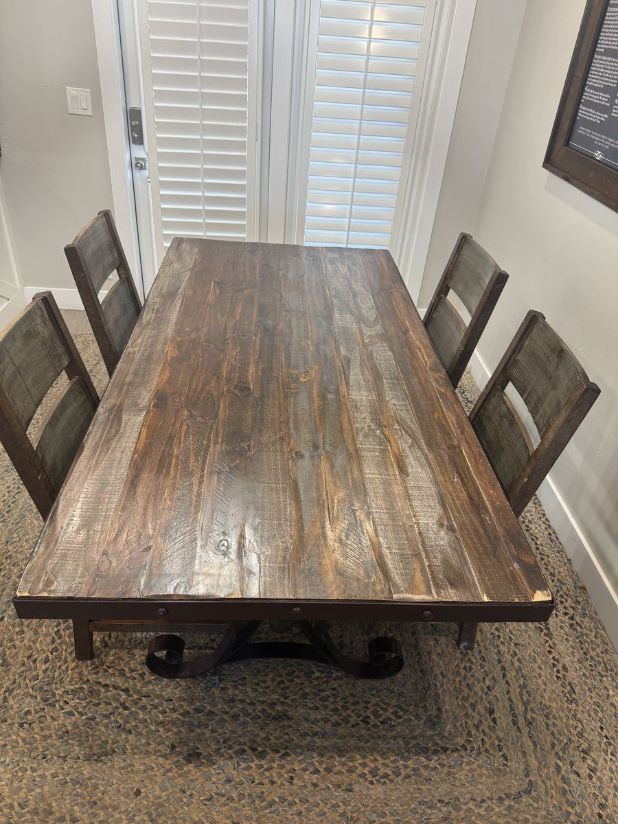 Rustic Rectangle Dining Table and Chairs