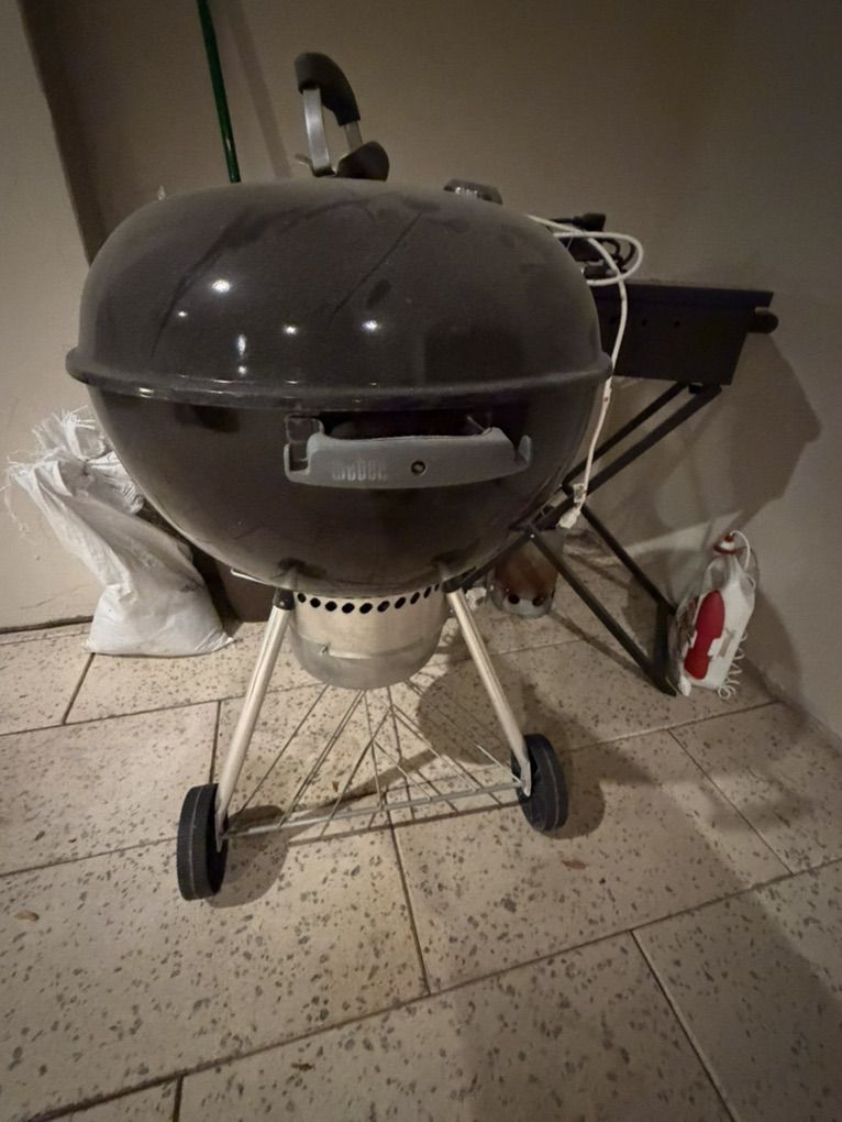 Weber charcoal grill