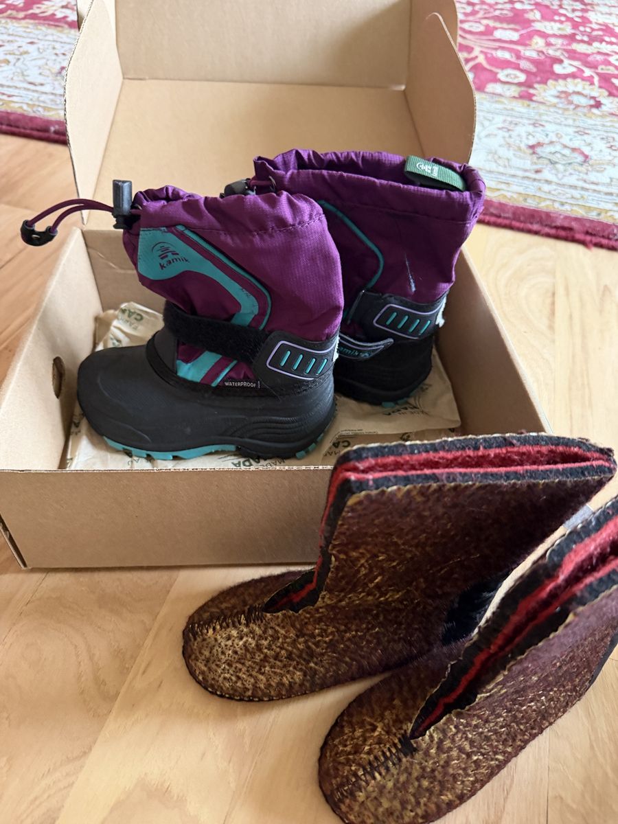 Kamik Kids Waterproof Snow Boots with Removable Liners Size 2 - Purple/Teal