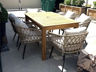 Outdoor Dining Table And Chairs