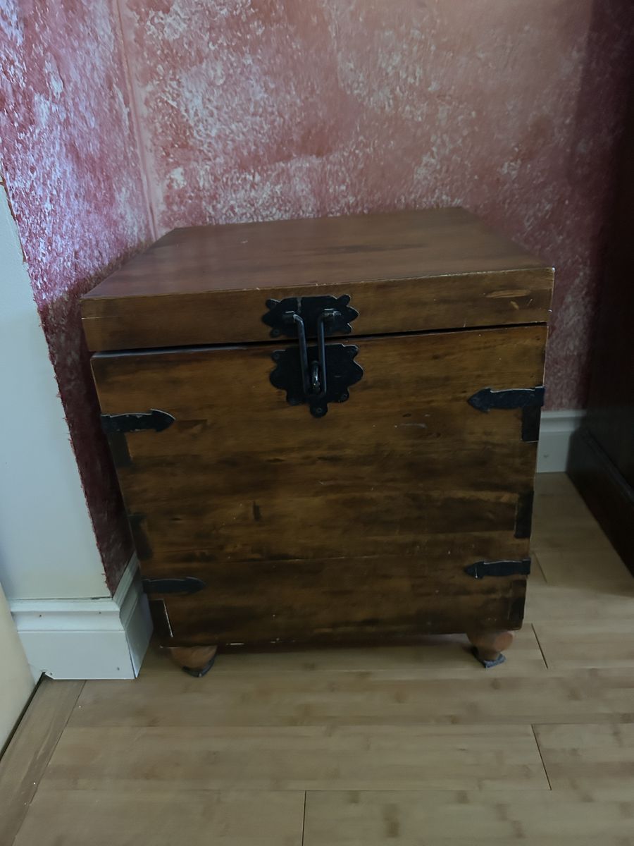 Rustic End Table / Storage Chest / Blanket Chest/ Lift Top – 21"