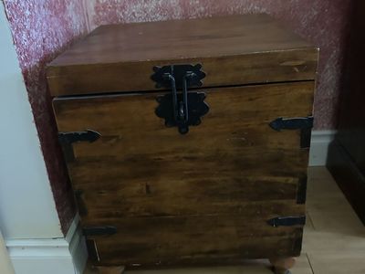 Rustic End Table / Storage Chest / Blanket Chest/ Lift Top – 21"