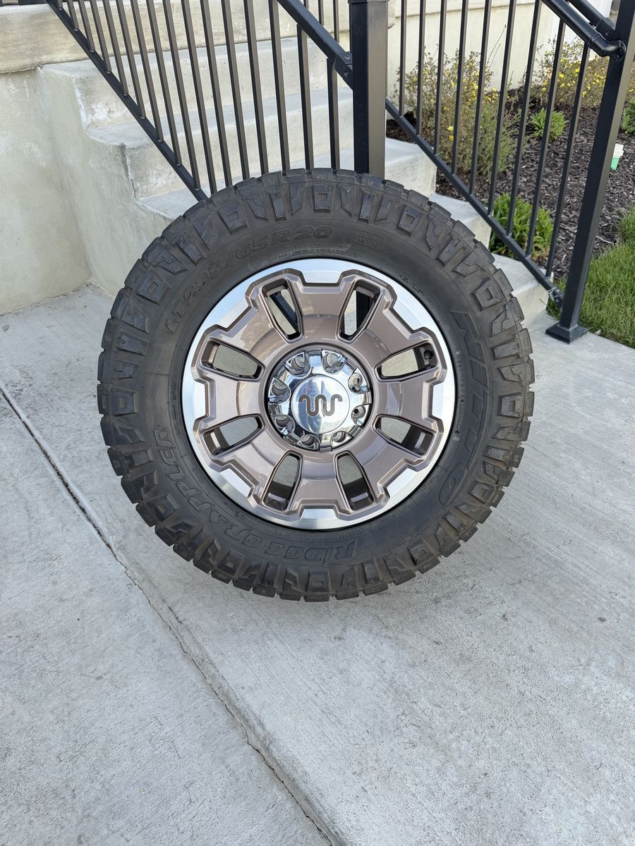 Ford F350 King Ranch Rims and Tires 295/65R20 Nitto Ridge Grappler