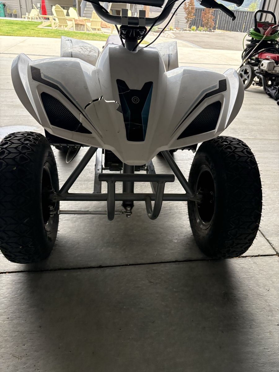 Razor Dirt Quad 500 White Electric ATV Quad