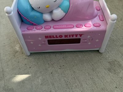 Vintage Hello Kitty Sleeping in Bed AM/FM Clock Radio Alarm