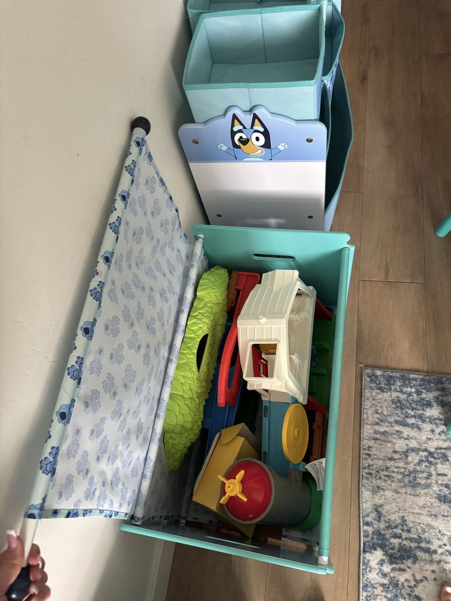 Main image 6