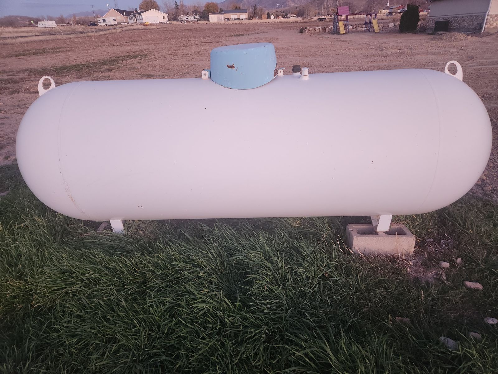 500 gal. propane tank