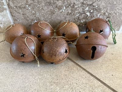 Lot of 7 Large Rusty Jingle Sleigh Bells 3 Inches