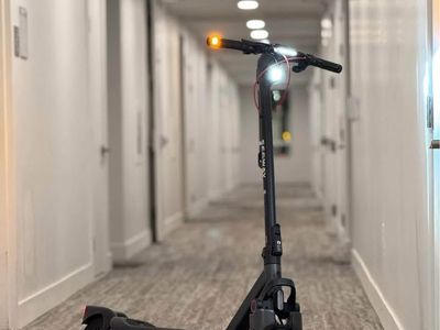 Segway Ninebot Max G3 , 28mph, W/Box – Dual Motor, Performance, Navigation , LED, Airlock, FCFS