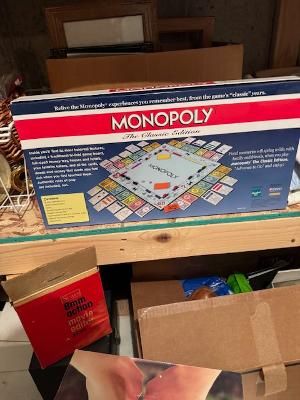 Monopoly Classic Game – complete
