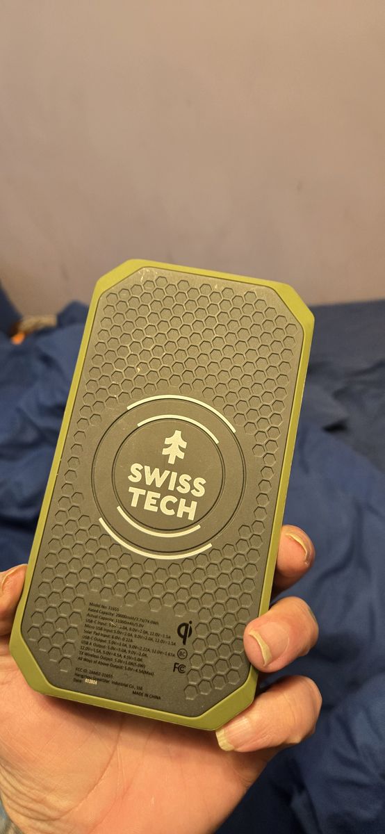 Swiss Tech battery pack 20,000 MaH