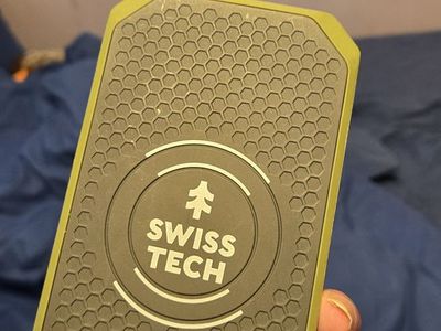 Swiss Tech battery pack 20,000 MaH