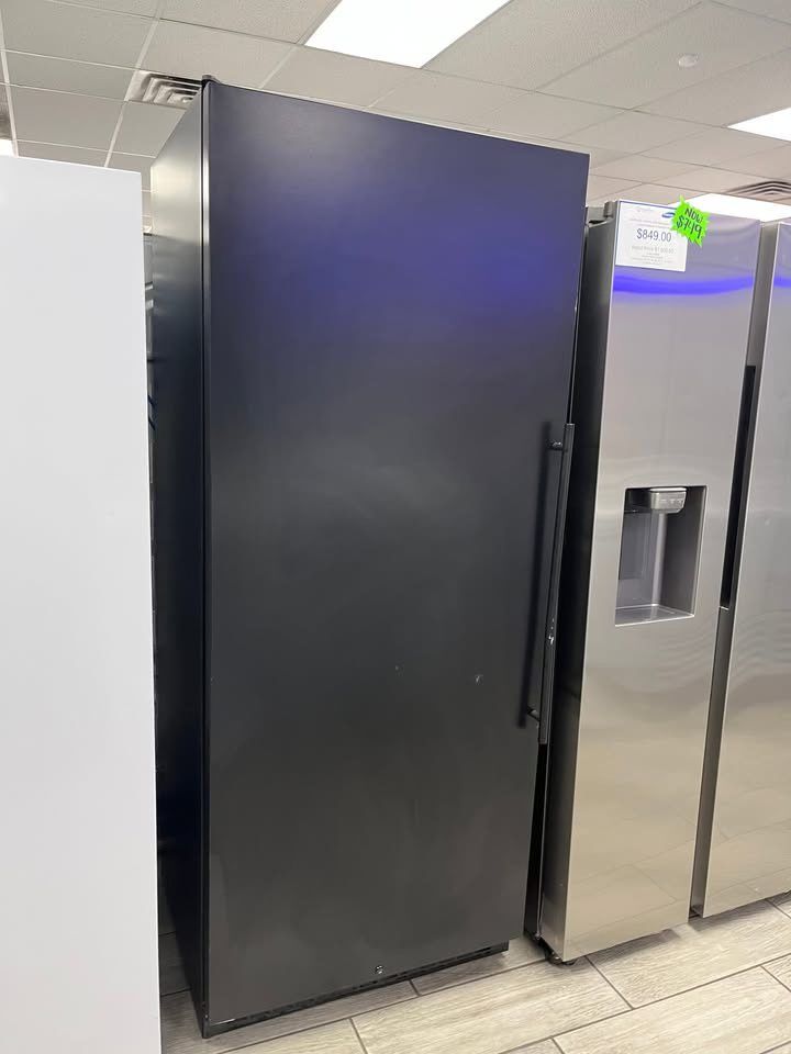 NEW Vinotemp 300-Bottle Dual Zone Wine Cooler in Black Matte! Delivery Available