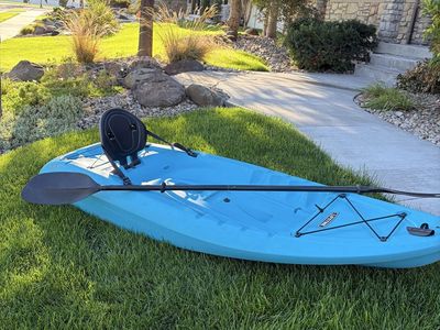 Lifetime Hydros 8’5 Kayak + Paddle