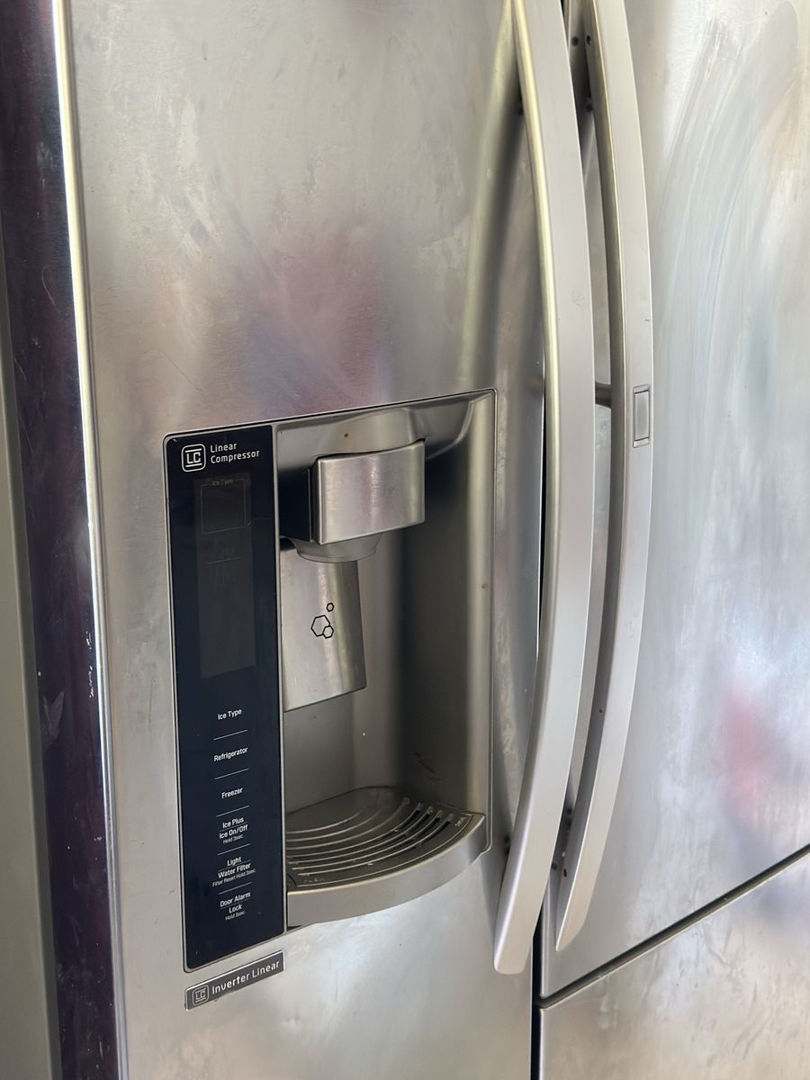 LG Linear Compressor Inverter Linear Stainless Steel Side-by-Side Refrigerator with Ice/Water Dispenser